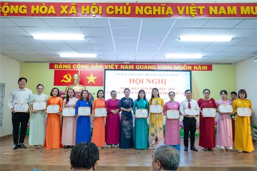 🎖Tôn vinh  Người lái đò  thầm lặng: Trao tặng các danh hiệu cao quý cho đội ngũ nhà giáo🎖