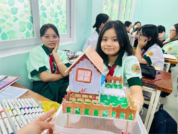 Tiết học Stem của lớp 8: MÔ HÌNH NHÀ NỔI