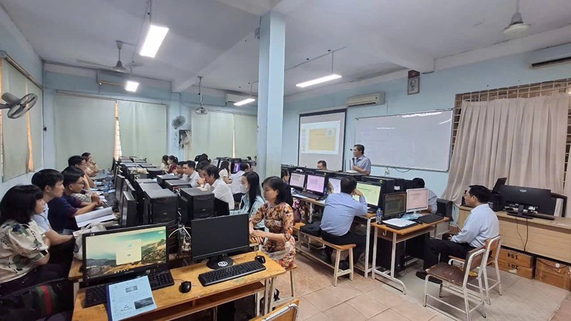 Chuyên đề cấp Quận môn Tin học: Phát huy tính tích cực, sáng tạo của học sinh qua việc đổi mới kỹ thuật dạy học tích cực với sự hỗ trợ của trí tuệ nhân tạo trong giảng dạy môn Tin học.