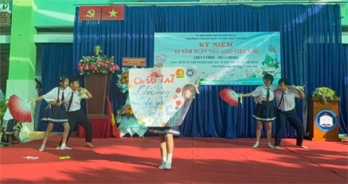 Lớp 7a7: Mashup Có hẹn với thanh xuân, nụ cười 18, 20, Tình bạn diệu kỳ