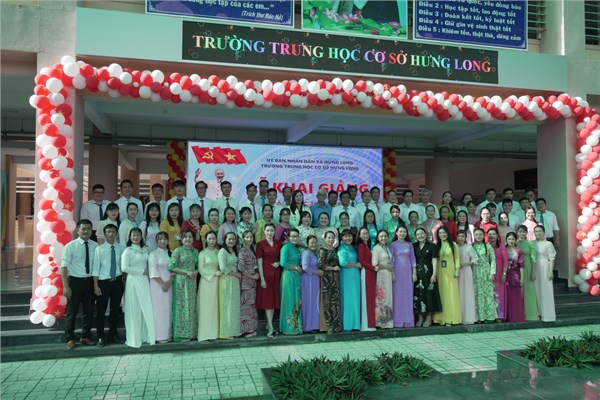 Trường THCS Hưng Long tổ chức lễ khai giảng năm học 2025- 2026