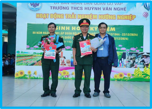 Chương trình sinh hoạt chào cờ - Sinh hoạt kỷ niệm  80 năm ngày thành lập quân đội nhân dân Việt Nam (22/12/1944 - 22/12/2024) và 35 năm ngày hội quốc phòng toàn dân (22/12/1989 - 22/12/2024) 