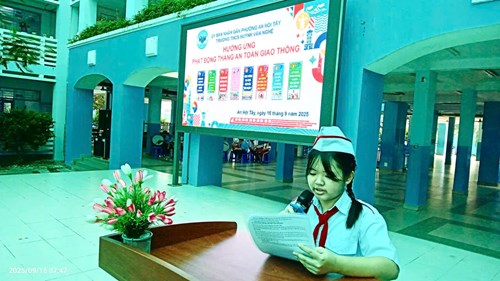 Chương trình sinh hoạt chào cờ - Tìm hiểu ý nghĩa tên trường Huỳnh Văn Nghệ và hưởng ứng tháng An toàn giao thông