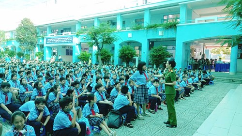 Chương trình sinh hoạt chào cờ - Tác hại của game và mạng xã hội; Trung thu; Hành trình theo bước chân những người anh hùng; Phát thanh măng non