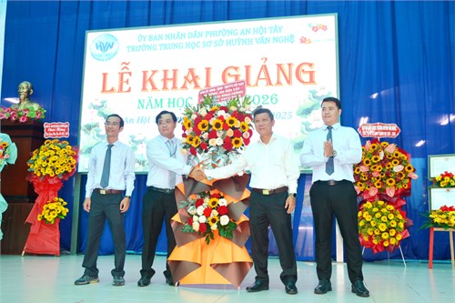 Ngày 05/9/2025 Trường Trung học cơ sở Huỳnh Văn Nghệ tổ chức  Lễ khai giảng  năm học 2025 - 2026