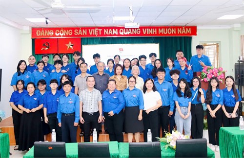 Trường THCS Kiến Thiết tham dự Họp mặt kỉ niệm 94 năm Ngày thành lập Đoàn TNCS Hồ Chí Minh (26/03/1931 - 26/03/2025) tại Ủy ban nhân dân Phường 5, Quận 3