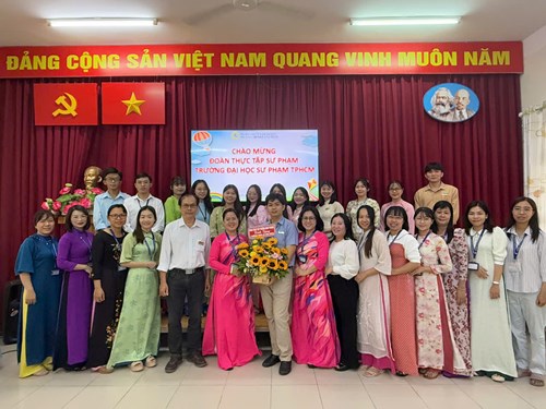 Trường THCS Lê Anh Xuân hân hoan chào đón đoàn Thực tập sư phạm của Trường Đại học Sư phạm do thầy Phạm Cử Thiện, giảng viên Khoa Sinh học làm Trưởng đoàn.