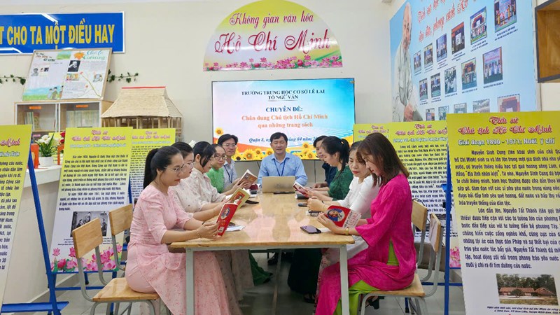 Tổ Ngữ văn đã tổ chức Chuyên đề “Chân dung Chủ tịch Hồ Chí Minh qua những trang sách”