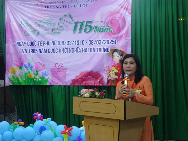 Tuyên truyền ngày Quốc tế Phụ nữ 8/3 và tuyên dương  Phụ nữ hai giỏi  năm học 2024-2025