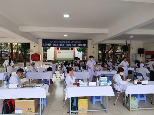 Khám sức khoẻ định kỳ cho học sinh năm học 2025 - 2026