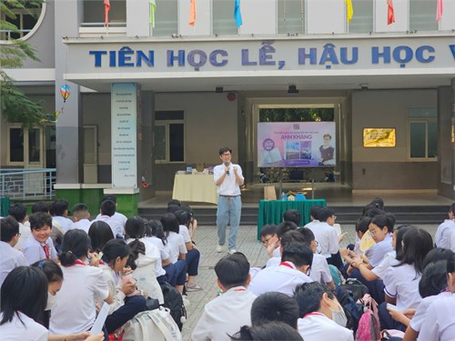 Gặp gỡ và giao lưu cùng nhà văn triệu bản Anh Khang