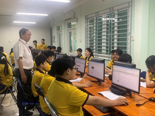 Tiết thao giảng của thầy Nguyễn Bá Lâm bài Phân loại tệp và bảo vệ dữ liệu trong máy tính.