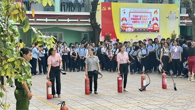 Tập huấn Phòng cháy, chữa cháy tại trường THCS Lý Tự Trọng