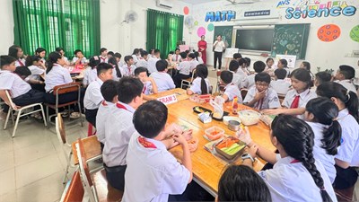 Chuyên đề tổ GDTC-CN: Ứng dụng trí tuệ nhân tạo và giáo dục Stem đổi mới phương pháp dạy học theo trạm