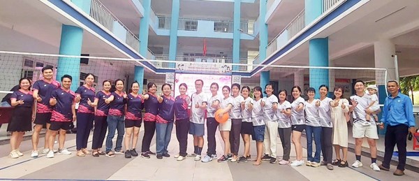 CĐCS Trường Ngô Quyền tổ chức nhiều hoạt động chào mừng 8/3