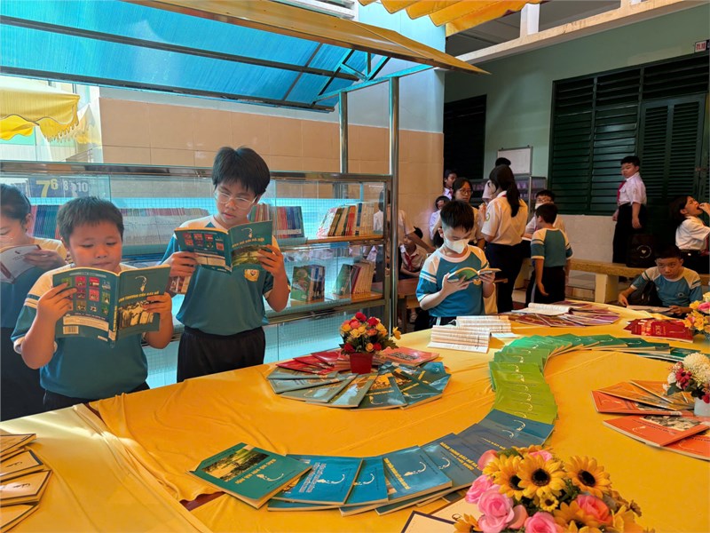 Trường THCS Nguyễn Du hưởng ứng tuần lễ học tập suốt đời năm 2025 với chủ đề “Học để phát triển bản thân, làm chủ tri thức và công nghệ, góp phần xây dựng đất nước hùng cường, thịnh vượng”