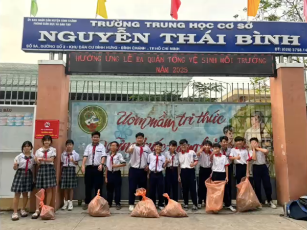 Học sinh Trường THCS Nguyễn Thái Bình chung tay bảo vệ Môi trường