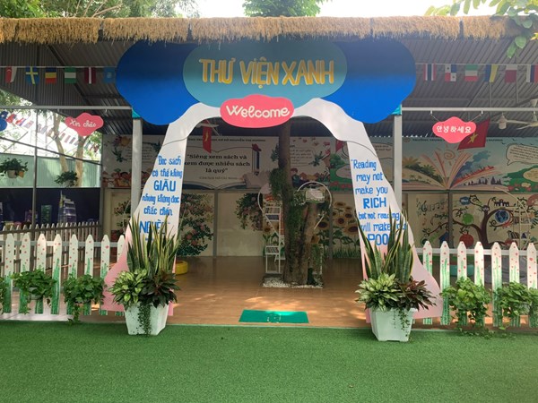 Không gian đọc sách, thư giãn tại Thư viện xanh trường THCS Nguyễn Thị Hương./.