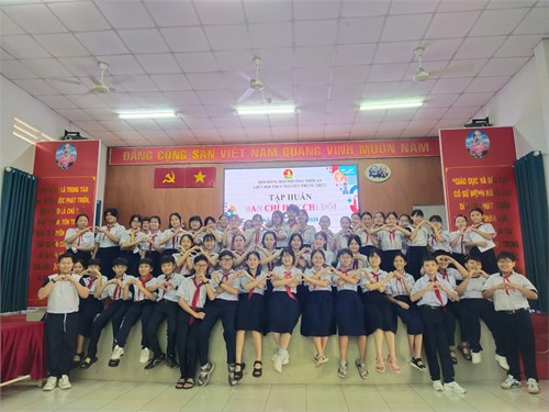 Tập huấn nghi thức đội năm học 2025 - 2026