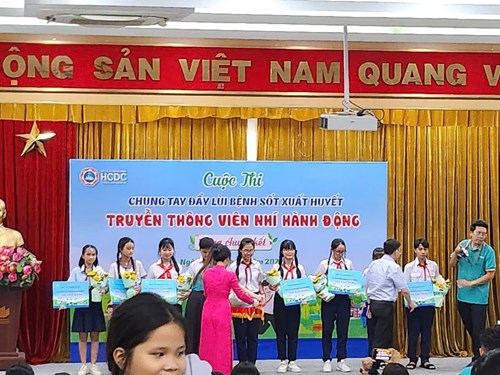 Vinh danh học sinh đạt thành tích trong Cuộc thi “Chung tay đẩy lùi bệnh sốt xuất huyết - Truyền thông viên nhí hành động”