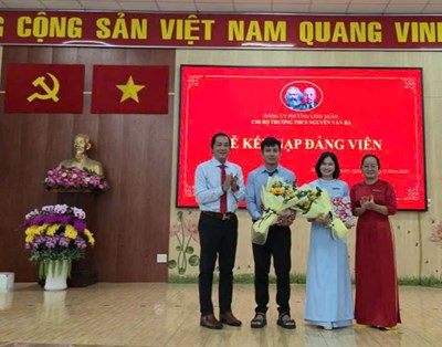 Chi bộ trường THCS Nguyễn Văn Bá tổ chức Lễ kết nạp Đảng viên mới năm 2025