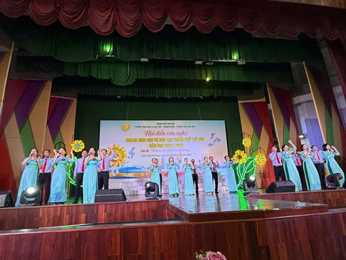 Giáo viên và học sinh trường THCS Nguyễn Văn Bá tham gia hội diễn văn nghệ ngành giáo dục TP. Thủ Đức năm học 2024 - 2025