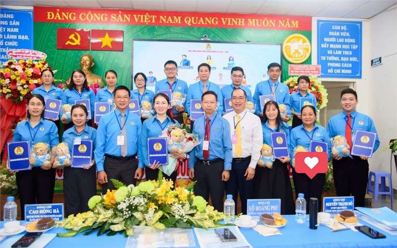 💥Trường nhận tin vui:  
☘️ Cô Nguyễn Phương Nga - Chủ tịch Công đoàn nhà trường được tham gia Ban chấp hành Công đoàn P.BLT nhiệm kỳ 2025-2030 
☘️ Thầy Nguyễn Văn Duy - Bí thư Chi đoàn 💞 thầy Trần Nguyễn Anh Tú - Tổng phụ trách Đội được tham gia Ban chấp hành Đoàn Thanh niên Cộng sản Hồ Chí Minh P.BLT nhiệm kỳ 2025-2030 
❤️ P/s: Càng trách nhiệm - Càng xung kích ❤️