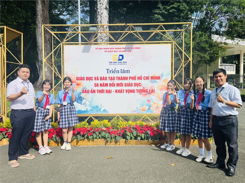 Học sinh Trường THCS Nguyễn Văn Nghi Tham gia triển lãm “50 năm đổi mới Giáo dục: Dấu ấn thời đại – Khát vọng tương lai” và tham quan Di tích lịch sử Dinh Độc Lập