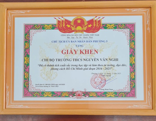 Chi bộ Trường THCS Nguyễn Văn Nghi nhận giấy khen  Đã có thành tích xuất sắc trong học tập và làm theo tư tưởng, đạo đức , phong cách Hồ Chí Minh giai đoạn 2016 - 2025 