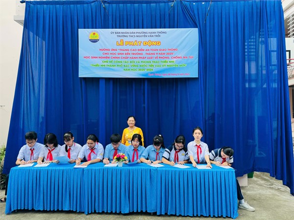 Hình ảnh Lễ hưởng ứng “Tháng cao điểm an toàn giao thông cho học sinh đến trường - Tháng 9” năm học 2025-2026