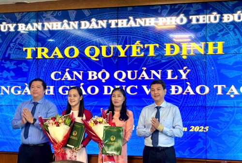 LỄ trao Quyết định cho cán bộ quản lý ngành Giáo dục và Đào tạo TP Thủ Đức- năm 2025
