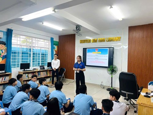 TỔ CHỨC LỚP CẢM TÌNH ĐOÀN CHO HỌC SINH KHỐI 9- Năm học 2024-2025