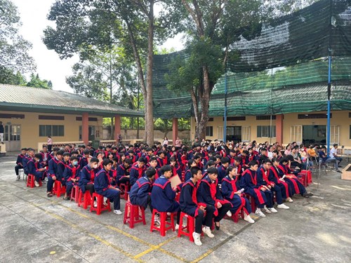 Sáng ngày 18/5/2025 (Chủ Nhật), Trường THCS Nhuận Đức tổ chức Lễ Tri ân và Trưởng thành cho học sinh khối 9 năm học 2024 - 2025