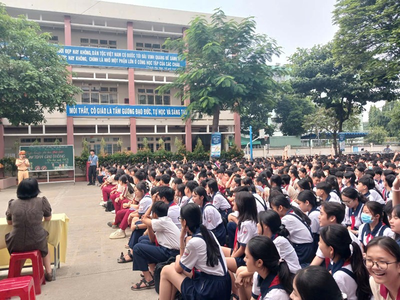 Tuyên truyền, phổ biến pháp luật về An toàn giao thông cho học sinh Trường THCS Phạm Văn Chiêu