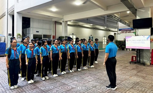 Chuyên đề Tổ: Nhảy cao kiểu bước qua - Lớp 8/1 của Thầy Đỗ Quốc Thắng