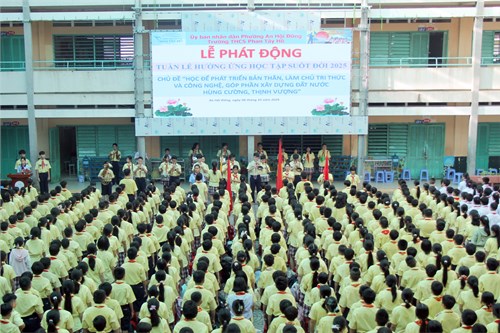 Trường Trung học cơ sở Phan Tây Hồ tổ chức Lễ phát động “Tuần lễ hưởng ứng học tập suốt đời năm 2025”. Chủ đề “Học để phát triển bản thân, làm chủ tri thức và công nghệ, góp phần xây dựng đất nước hùng cường, thịnh vượng”