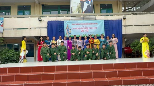 Hoạt động trải nghiệm dưới sân cờ - Chủ đề: CA NGỢI NGƯỜI PHỤ NỮ 20-10 -  Lớp thực hiện: 7/1, 7/6, 7/9