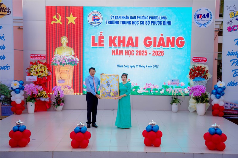 <a href="/tin-tuc-su-kien/le-ky-niem-80-nam-truyen-thong-nganh-giao-duc-va-le-khai-giang-nam-hoc-2025-2026/ctfull/12370/714094">Lễ kỷ niệm 80 năm Truyền thống ngành Giáo dục<span class=bacham>...</span></a>