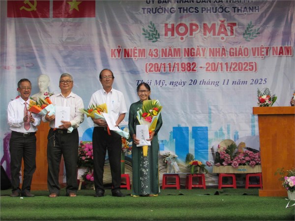 Mừng Kỷ Niệm 43 Năm Ngày Nhà Giáo Việt Nam (20/11/1982 - 20/11/2025) tại Trường THCS Phước Thạnh