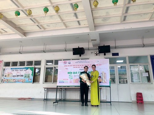 Trường THCS Phú Thọ tổ chức thực hiện Chuyên đề “ Món quà từ lòng biết ơn”