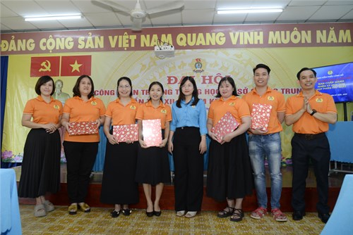 Công đoàn trường THCS Quang Trung thực hiện Đại hội Công đoàn nhiệm kỳ 2025 - 2030