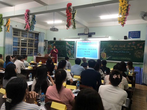 Ngày 06/11/2025 Trường THCS Quang Trung tổ chức Họp CMHS khối 6, 9 năm học 2025 - 2026, đồng thời thực hiện hoạt động  Phụ huynh - Bạn đồng hành cùng con .