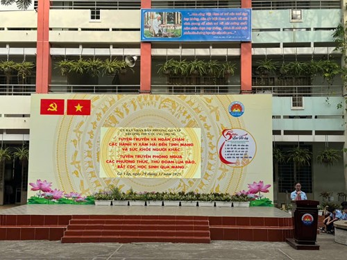 Sáng thứ 2 ngày 29/12/2025, Trường THCS Quang Trung tổ chức các hoạt động sau:
- Tiết hoạt động trải nghiệm - hướng nghiệp với chủ đề  Chia sẻ cách chi tiêu tiết kiệm .
- Tuyên truyền và ngăn chặn các hành vi xâm hại đến tính mạng và sức khỏe người khác, tuyên truyền phòng ngừa các phương thức, thủ đoạn lừa đảo, bắt cóc học sinh qua mạng.