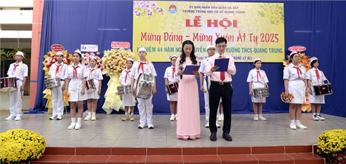 Sáng thứ 3 ngày 21/01/2025, Trường THCS Quang Trung tổ chức Lễ hội Mừng Đảng - Mừng Xuân Ất Tỵ 2025, kỷ niệm 44 năm ngày Truyền thống Trường THCS Quang Trung và Lễ sơ kết học kì I. Trong chương trình, nhà trường tổ chức tuyên dương, khen thưởng các cá nhân, tập thể giáo viên, học sinh đạt thành tích cao trong các cuộc thi. Bên cạnh đó, Liên đội thực hiện trao tặng 20 phần quà cho đội viên có hoàn cảnh khó khăn.