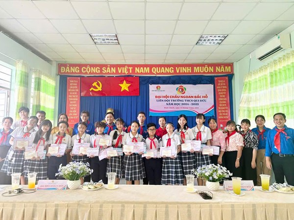 Đại hội cháu ngoan Bác Hồ