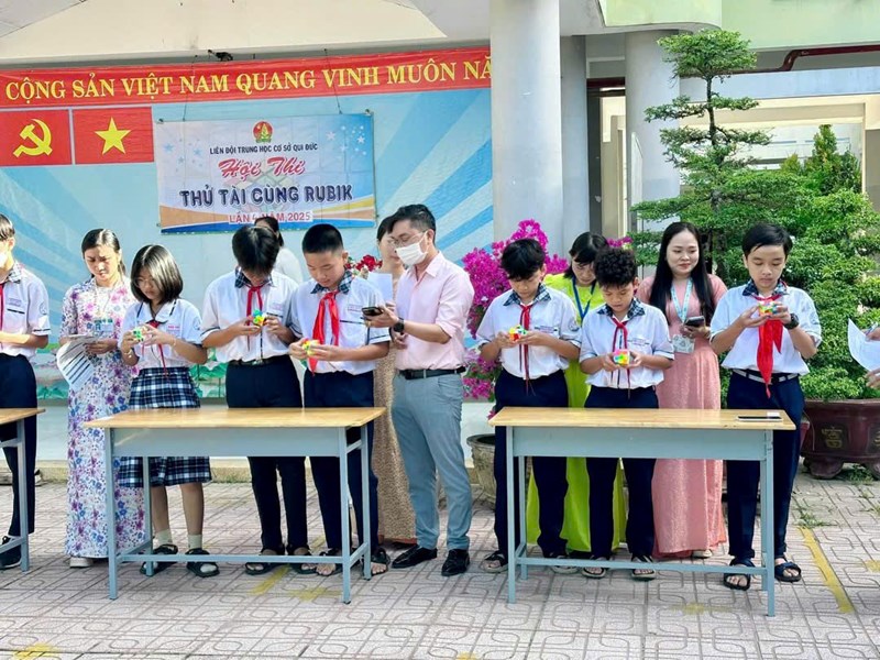 <a href="/to-toan-tin/thu-tai-rubik-lan-4/ctfull/43333/699661">Thử tài Rubik lần 4</a>