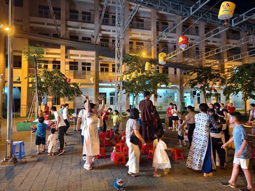 Trường THCS Rạng Đông Tổ Chức Đêm Hội Trăng Rằm Dành Cho Các Em Thiếu Nhi Nhân Dịp Tết Trung Thu Năm 2025