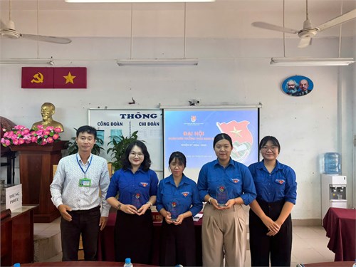 Trường THCS Rạng Đông Tổ Chức Đại Hội Chi Đoàn Năm Học 2025 - 2026