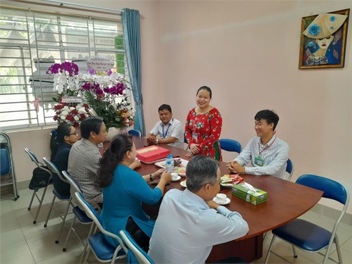 Trường THCS Rạng Đông Đón Đoàn Đại Biểu Phường Bình Thạnh Về Thăm Và Chúc Mừng Ngày Nhà Giáo Việt Nam 20/11/2025