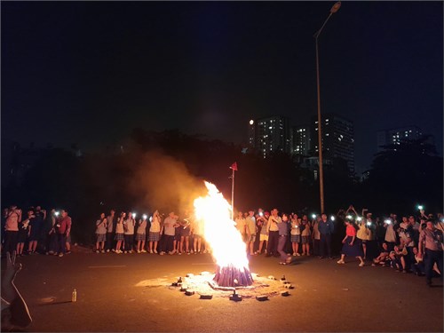 Trường THCS Rạng Đông Tổ Chức Sinh Hoạt Đốt Lửa Trại Cho Học Sinh Khối 9